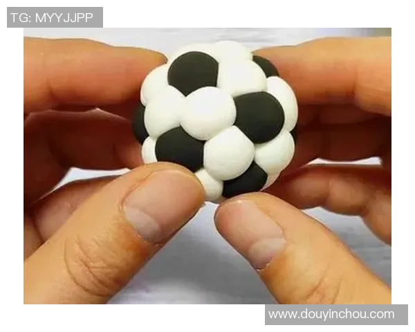 立体足球拼接艺术探秘让我们一起感受创意与运动的完美结合